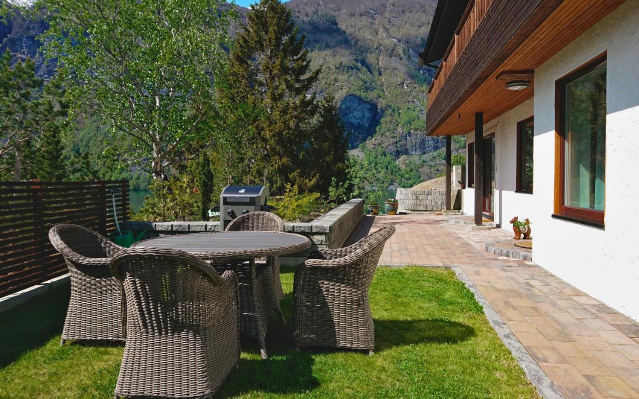 Otnes Fjordside Apartamento Aurland Exterior foto