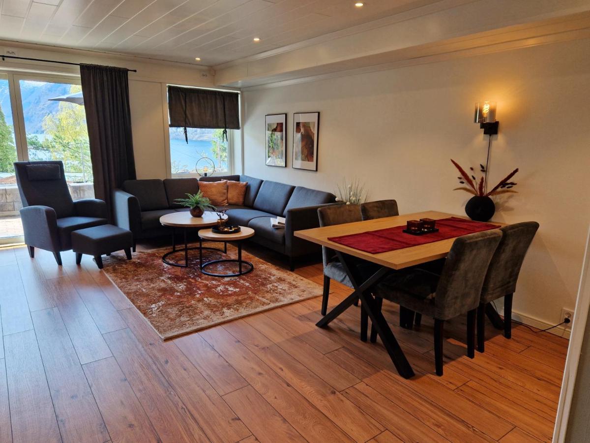 Otnes Fjordside Apartamento Aurland Exterior foto